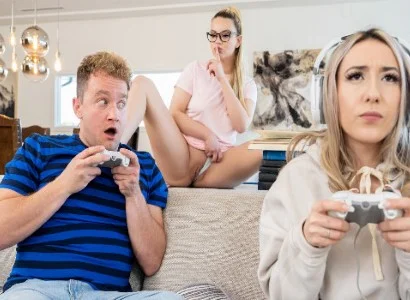 cô em bị bạn thân chen chân giành lấy người yêu vì say game